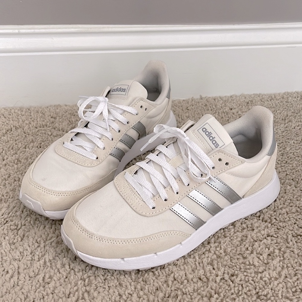 Adidas women’s Run 60 2.0 sneakers shoes- Size 8